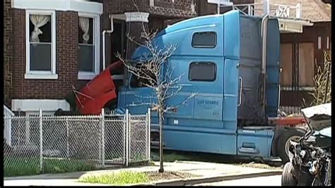 Chicago fire truck crashes into home on South Side; 2 displaced